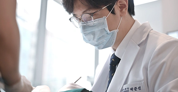 Surgery performed personally by our director, trained at Seoul National University